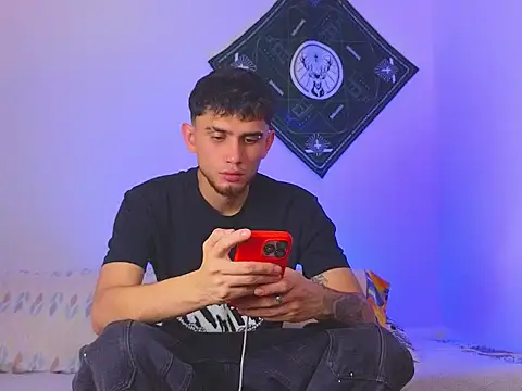 samevansx  online show from 11/20/25, 07:57