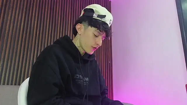 troy rouge online show from 09/11/25, 08:42