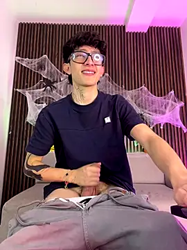 troy rouge online show from 10/17/25, 07:16