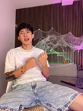 troy rouge online show from 10/20/25, 07:25