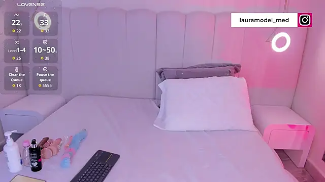 riri candy online show from 11/03/25, 03:52