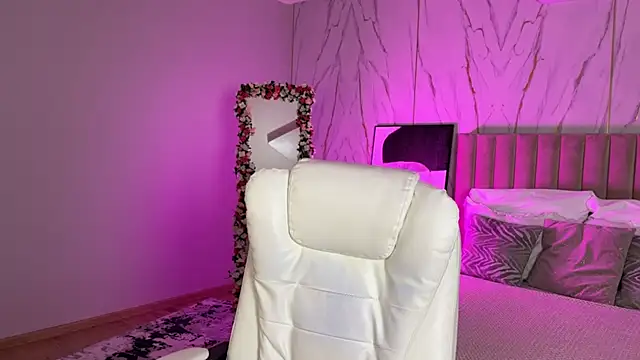  Vikky Moon  online show from 10/17/25, 01:09