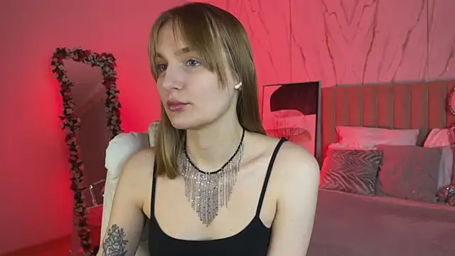  Vikky Moon  online show from 11/18/25, 12:38