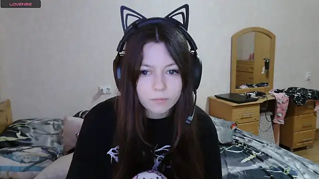 Snapshot of RendyDow chatting on 10/17/25, 08:28 RendyDow online show from 10/17/25, 08:28