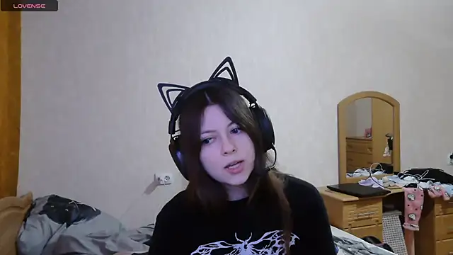 Snapshot of RendyDow chatting on 10/20/25, 11:32 RendyDow online show from 10/20/25, 11:32