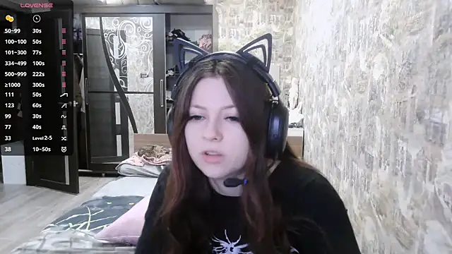 Snapshot of RendyDow chatting on 11/13/25, 08:35 RendyDow online show from 11/13/25, 08:35