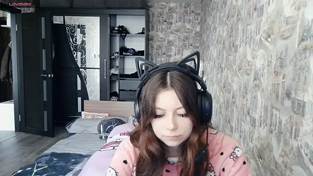 Snapshot of RendyDow chatting on 11/19/25, 07:52 RendyDow online show from 11/19/25, 07:52