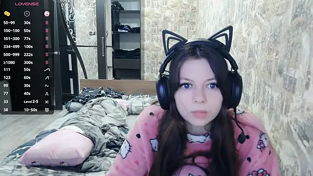 Snapshot of RendyDow chatting on 11/22/25, 08:24 RendyDow online show from 11/22/25, 08:24