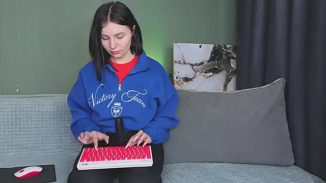 Charlotte Woods online show from 09/14/25, 04:11