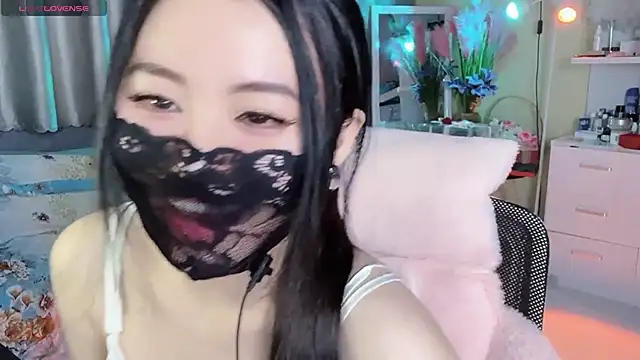 Snapshot of MI_KA22 chatting on 03/13/25, 08:48 MI KA22 online show from 03/13/25, 08:48