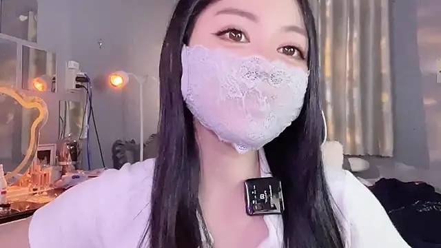 Snapshot of MI_KA22 chatting on 09/16/25, 03:57 MI KA22 online show from 09/16/25, 03:57