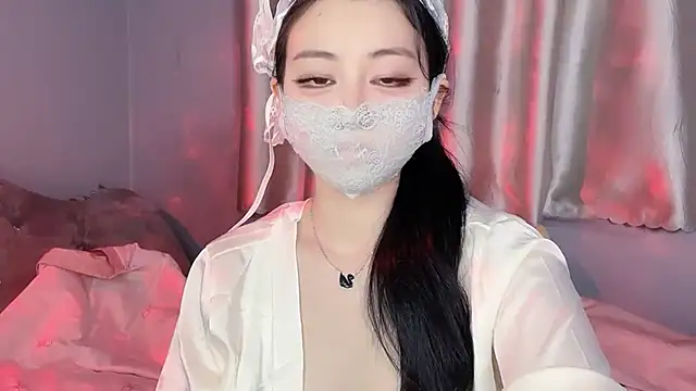 Snapshot of MI_KA22 chatting on 10/15/25, 05:18 MI KA22 online show from 10/15/25, 05:18