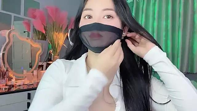 Snapshot of MI_KA22 chatting on 10/24/25, 07:16 MI KA22 online show from 10/24/25, 07:16