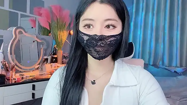 Snapshot of MI_KA22 chatting on 10/25/25, 07:05 MI KA22 online show from 10/25/25, 07:05