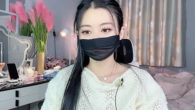 Snapshot of MI_KA22 chatting on 11/04/25, 06:12 MI KA22 online show from 11/04/25, 06:12