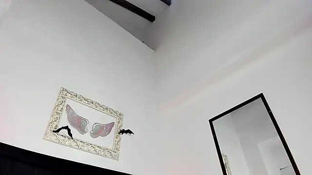 Snapshot of Lola_Blondie chatting on 10/19/25, 12:17 Lola Blondie online show from 10/19/25, 12:17