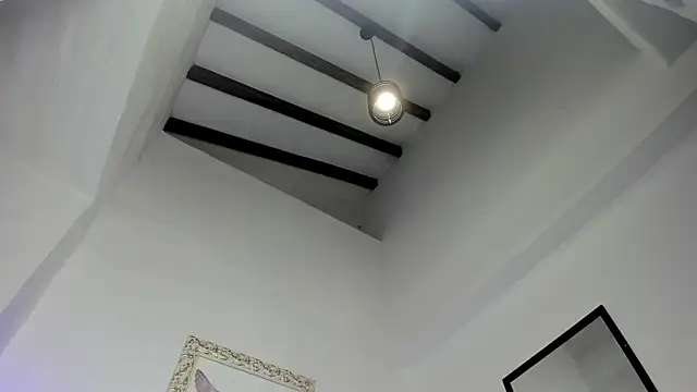 Snapshot of Lola_Blondie chatting on 10/22/25, 12:16 Lola Blondie online show from 10/22/25, 12:16