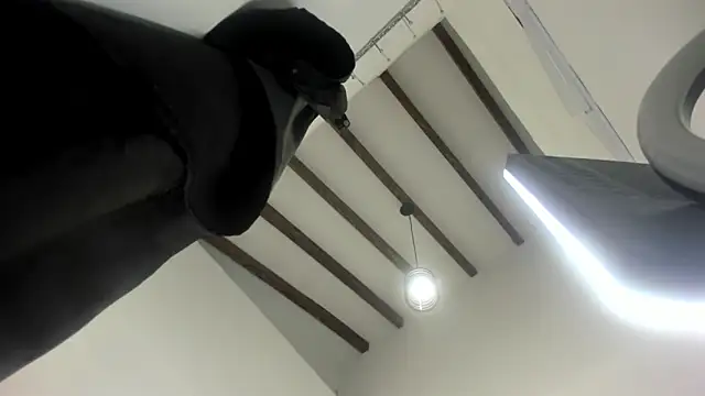 Snapshot of Lola_Blondie chatting on 11/17/25, 12:11 Lola Blondie online show from 11/17/25, 12:11