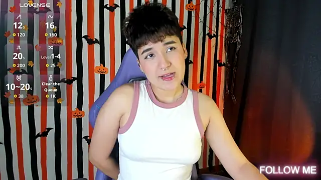 emma cute7 online show from 10/17/25, 02:15