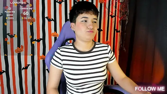 emma cute7 online show from 10/18/25, 03:31