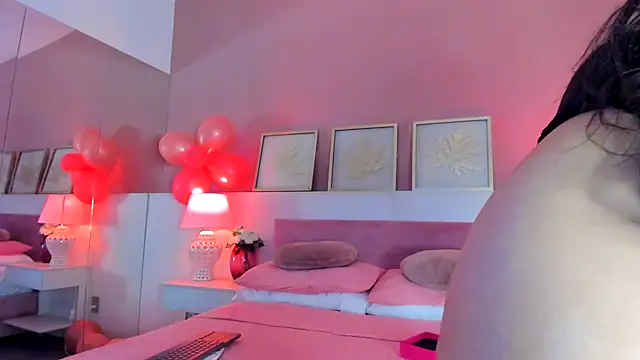 Emma  1 online show from 10/13/25, 03:39