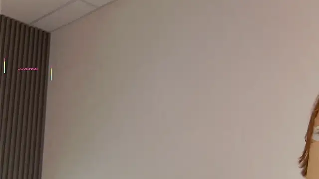 Snapshot of NikaDines chatting on 10/10/25, 03:05 NikaDines online show from 10/10/25, 03:05