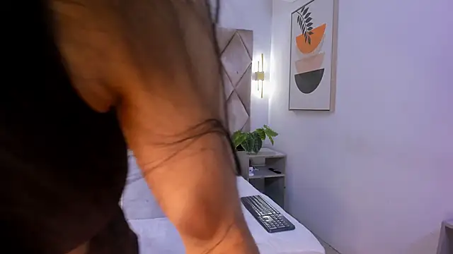 lucianasmith  online show from 03/13/25, 12:35