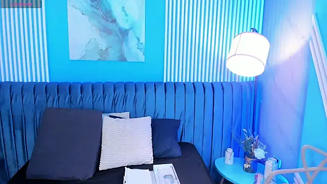 roxy hell online show from 10/25/25, 12:34