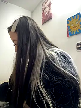 Snapshot of VictoriaGerard_Pink chatting on 10/23/25, 02:22 VictoriaGerard Pink online show from 10/23/25, 02:22