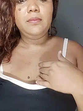 Snapshot of LauraXXXplorer chatting on 03/18/25, 04:26 LauraXXXplorer online show from 03/18/25, 04:26