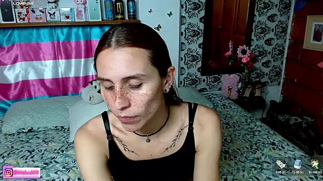 Snapshot of Malud09 chatting on 03/20/25, 01:37 Malud09 online show from 03/20/25, 01:37