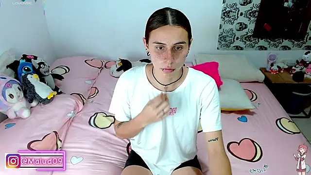 Snapshot of Malud09 chatting on 10/08/25, 11:08 Malud09 online show from 10/08/25, 11:08