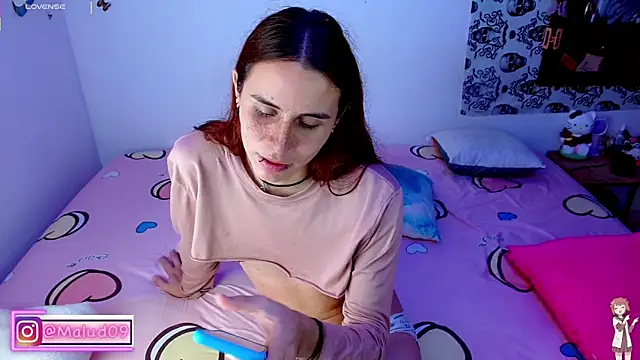 Snapshot of Malud09 chatting on 10/23/25, 01:21 Malud09 online show from 10/23/25, 01:21