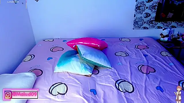 Snapshot of Malud09 chatting on 10/24/25, 01:07 Malud09 online show from 10/24/25, 01:07