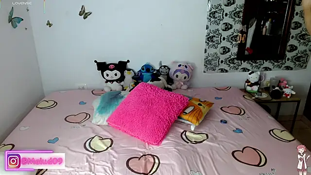 Snapshot of Malud09 chatting on 10/27/25, 01:04 Malud09 online show from 10/27/25, 01:04