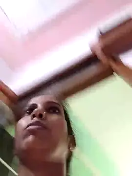 Hotty-Nidhi online show from 10/06/25, 02:53