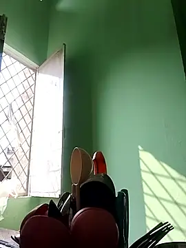 Hotty-Nidhi online show from 10/15/25, 04:01