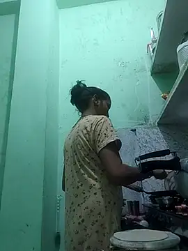 Hotty-Nidhi online show from 10/15/25, 05:24