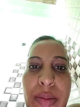 Hotty-Nidhi online show from 10/25/25, 03:03