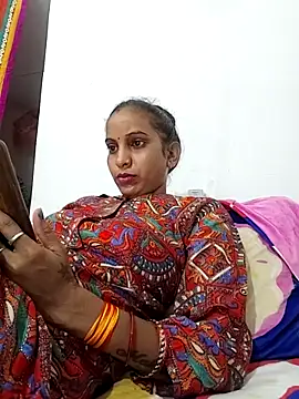 Hotty-Nidhi online show from 10/26/25, 04:13