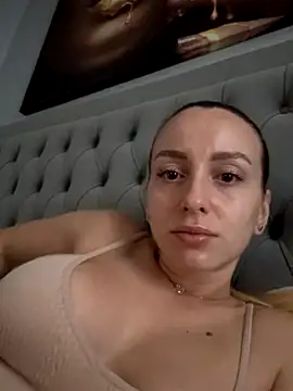 AlexisWhit online show from 10/05/25, 07:17