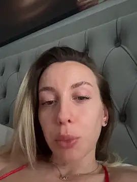 AlexisWhit online show from 10/23/25, 07:18