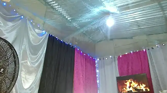 Snapshot of Hidden_Fantasies chatting on 03/13/25, 12:27 Hidden Fantasies online show from 03/13/25, 12:27