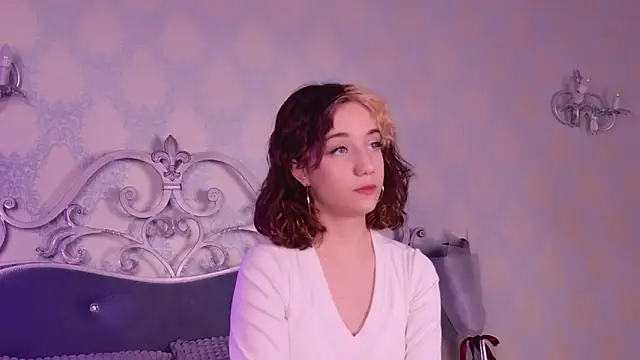 Snapshot of Gia_Riccardo chatting on 11/13/25, 04:28 Gia Riccardo online show from 11/13/25, 04:28