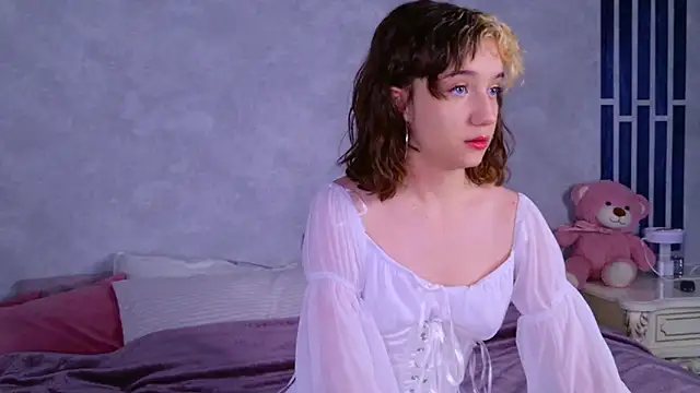 Snapshot of Gia_Riccardo chatting on 11/15/25, 06:00 Gia Riccardo online show from 11/15/25, 06:00