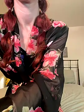 Snapshot of SusieandLacey chatting on 11/03/25, 12:24 SusieandLacey online show from 11/03/25, 12:24