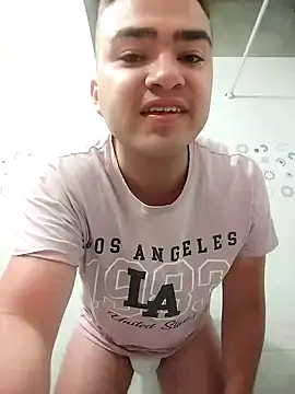 Snapshot of Andy-rtg chatting on 11/14/25, 03:05 Andy-rtg online show from 11/14/25, 03:05