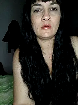 Snapshot of megan_milf79 chatting on 03/21/25, 03:22 megan milf79 online show from 03/21/25, 03:22