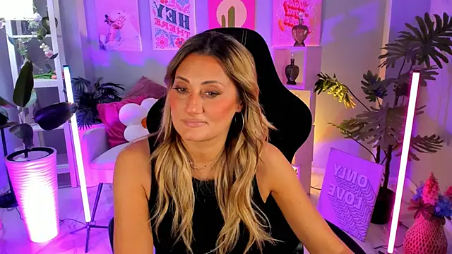 SarahAlluring online show from 10/20/25, 10:59