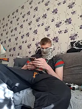 ThePython666 online show from 10/20/25, 11:54